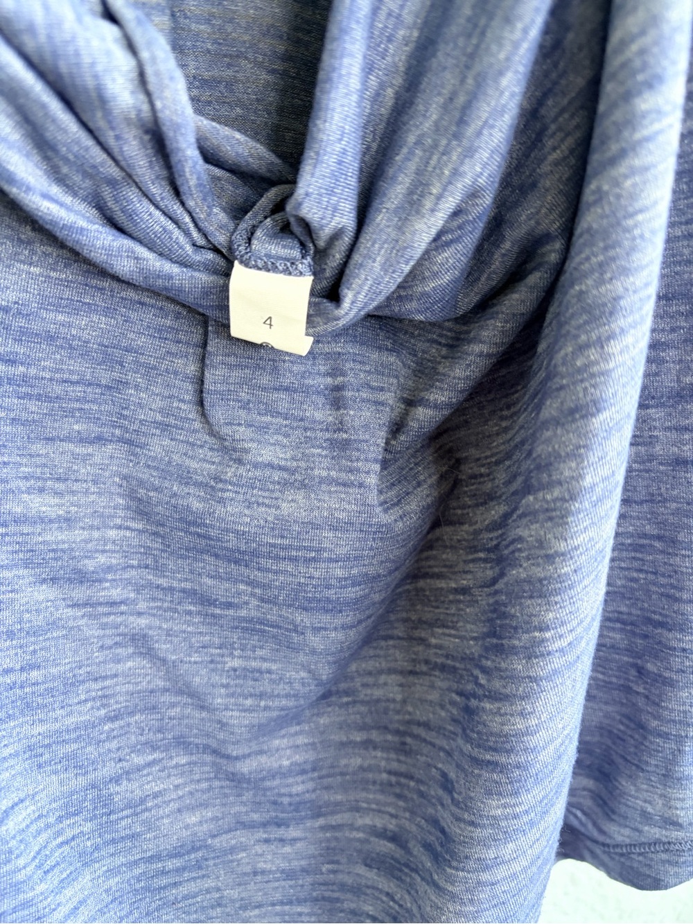 lululemon athletica Heathered Slate Blue Scoop Tank, Built in Bra, Size 4 - Picture 4 of 4